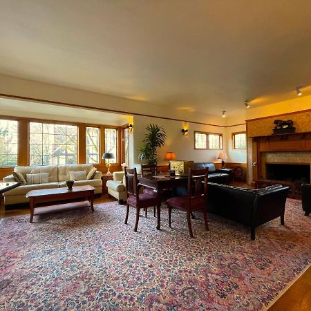 Cecil Bacon Manor Bed & Breakfast Seattle Exterior photo