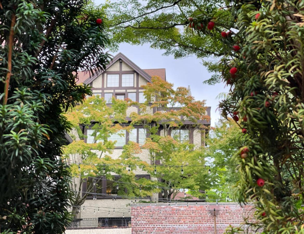 Cecil Bacon Manor Bed & Breakfast Seattle Exterior photo