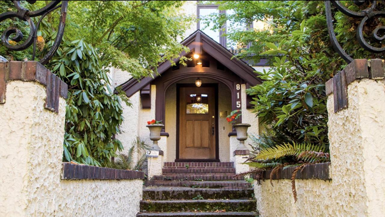 Cecil Bacon Manor Bed & Breakfast Seattle Exterior photo